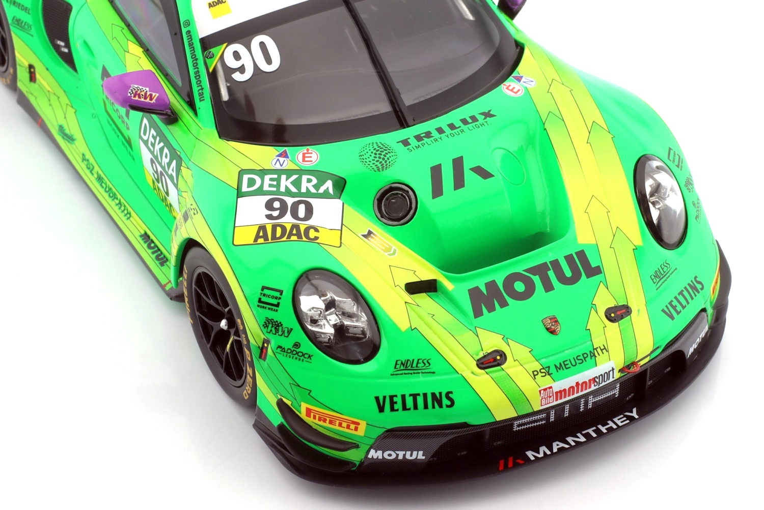 Porsche 911 GT3 R Manthey Greeno #90 A.Güven DTM Champion 2025 1:18 Ixo Models