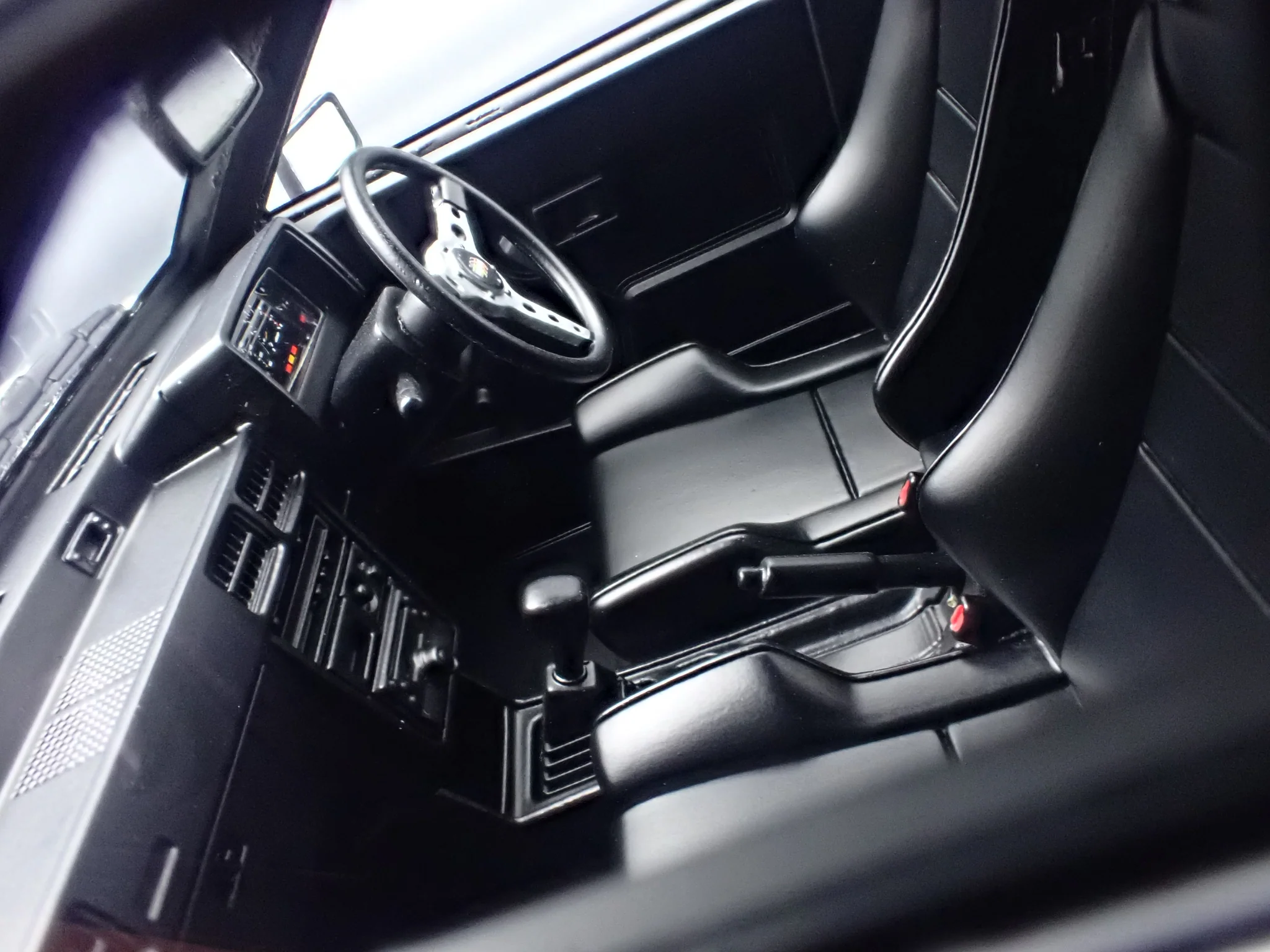 Mitsubishi Lancer EX GSR Turbo white 1:18 Ignition Model