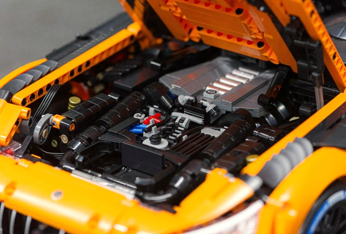  Mercedes-AMG GT3 orange 1:8 CaDA