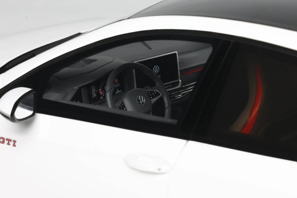 Volkswagen Golf Mk.8 GTI Clubsport 2024 pure white 1:18 OttOmobile