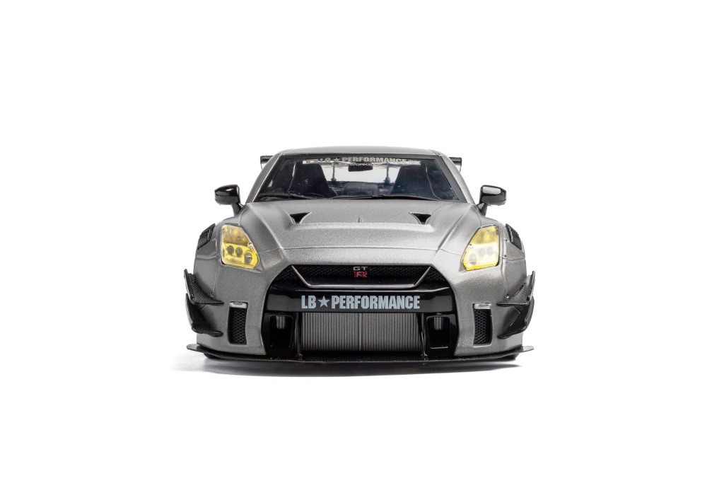 Nissan GT-R R35 Liberty Walk Body Kit 2.0 2023 silver 1:18 Solido