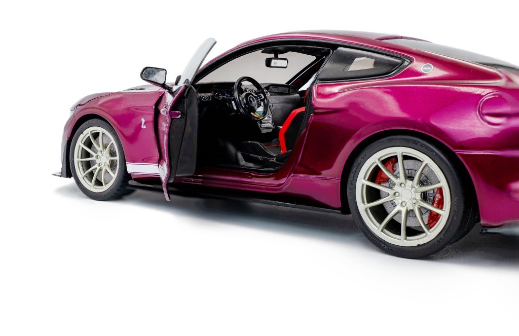 Shelby Mustang Shelby GT500KR 2023 purple metallic 1:18 Solido