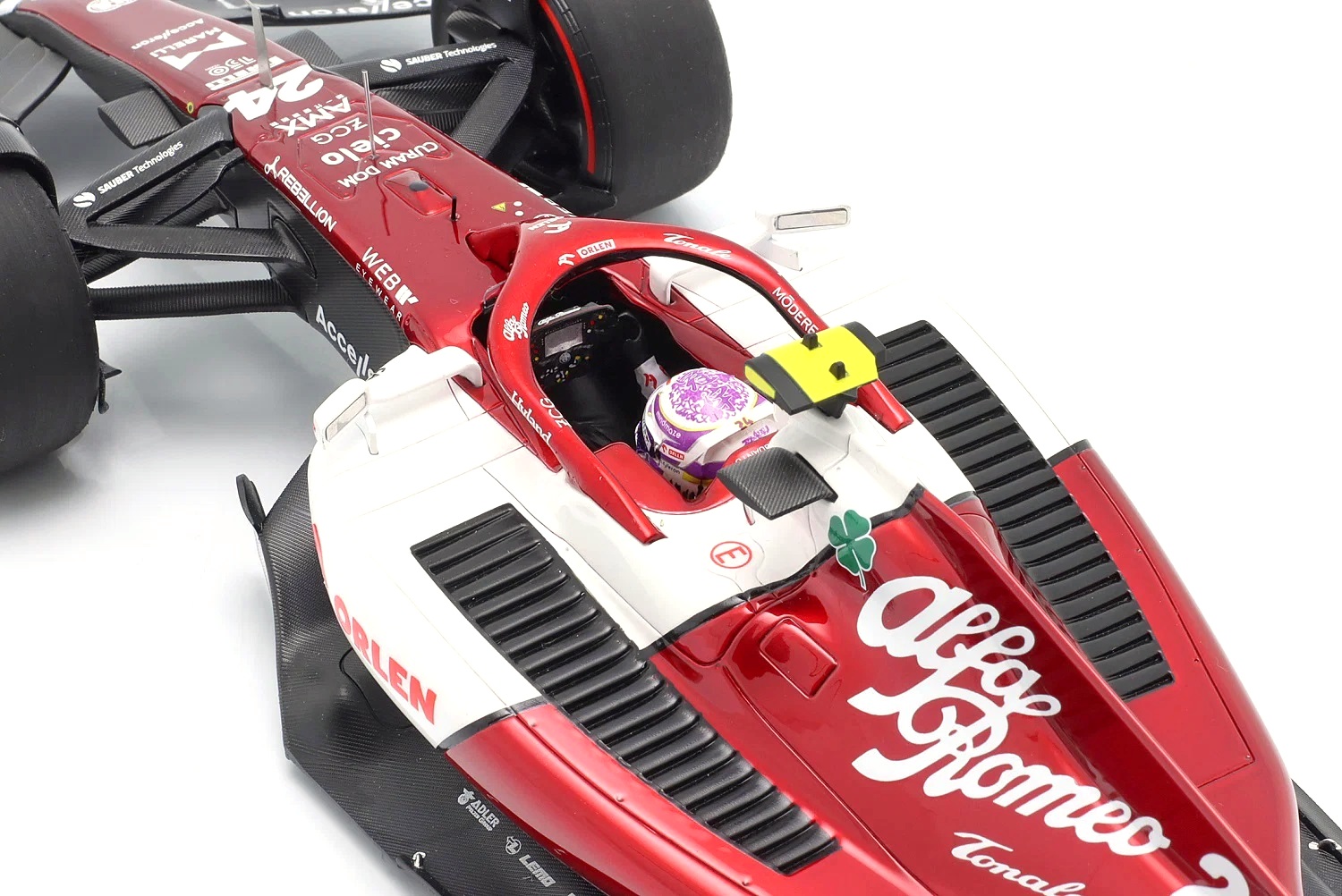 Alfa Romeo F1 Team ORLEN C42 #24 G.Zhou Bahrain GP 2022 1:18 Minichamps