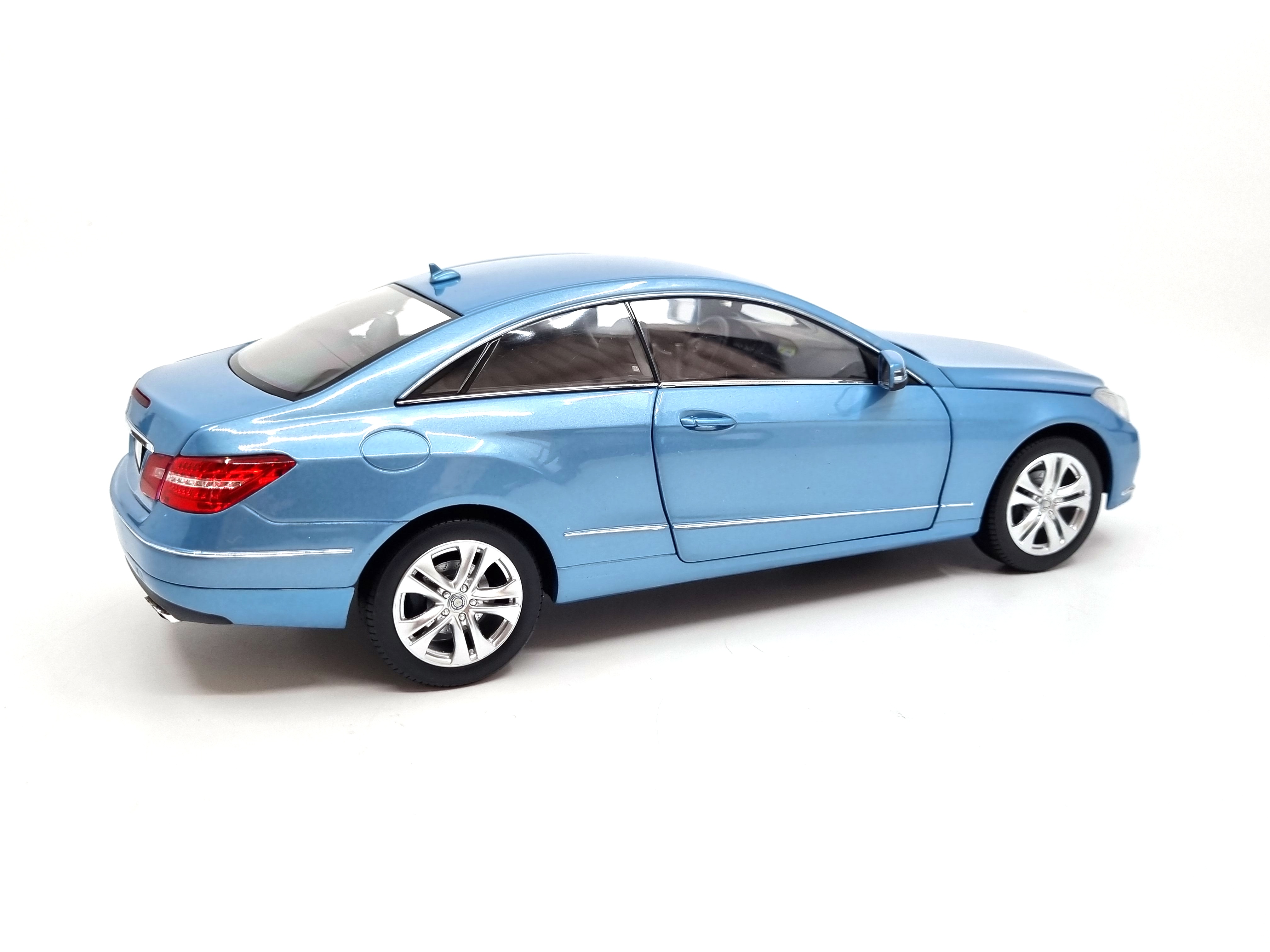 Mercedes-Benz E 500 Coupé 1:18 Norev