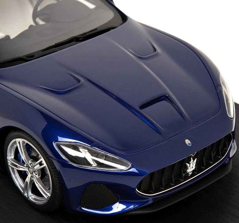 Maserati GranTurismo 2017 blue 1:18 TSM Model