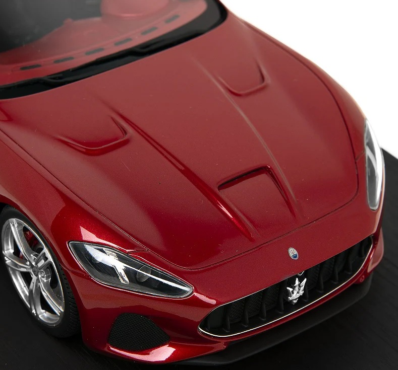 Maserati GranTurismo 2017 red metallic 1:18 TSM Model