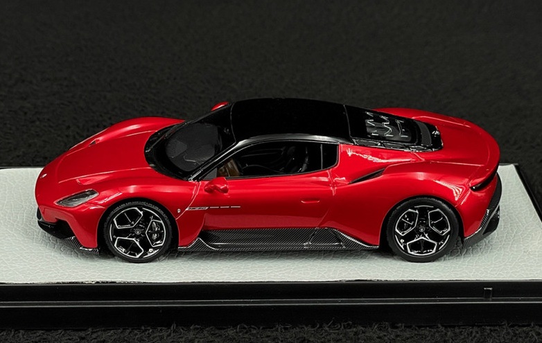 Maserati MC20 2020 red metallic/gloss black roof 1:43 B.B.R.