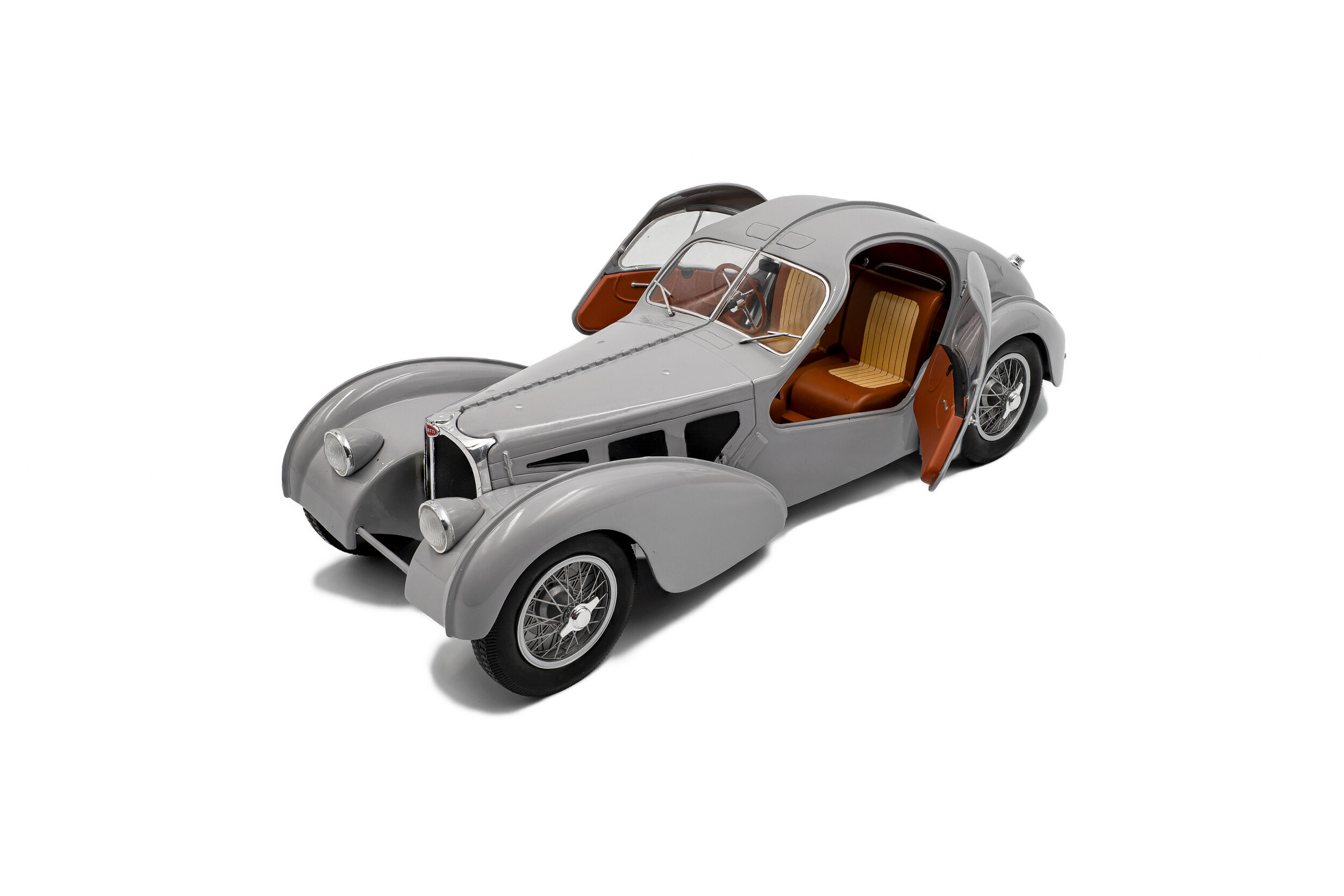 Bugatti Atlantic Type 57 SC 1937 matt silver 1:18 Solido