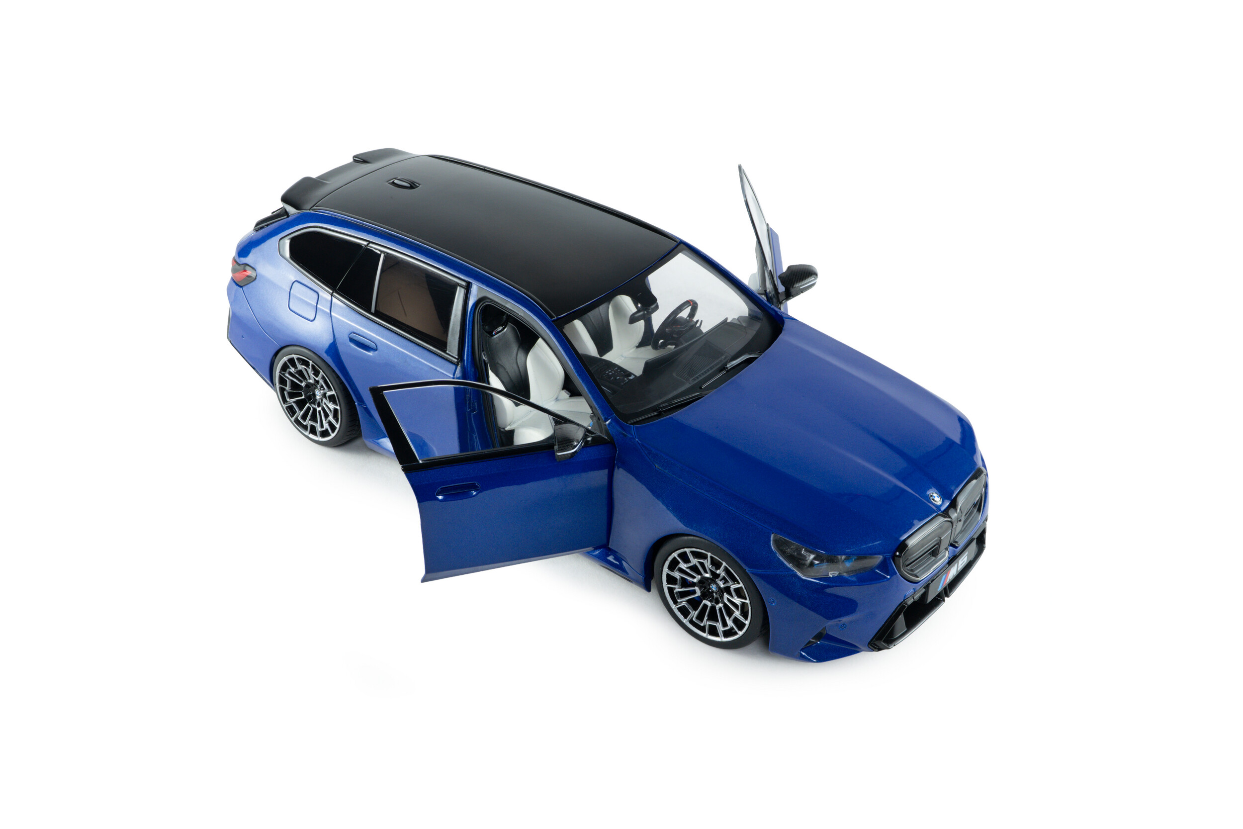 BMW M5 Touring 2024 marina bay blue metallic 1:18 Solido