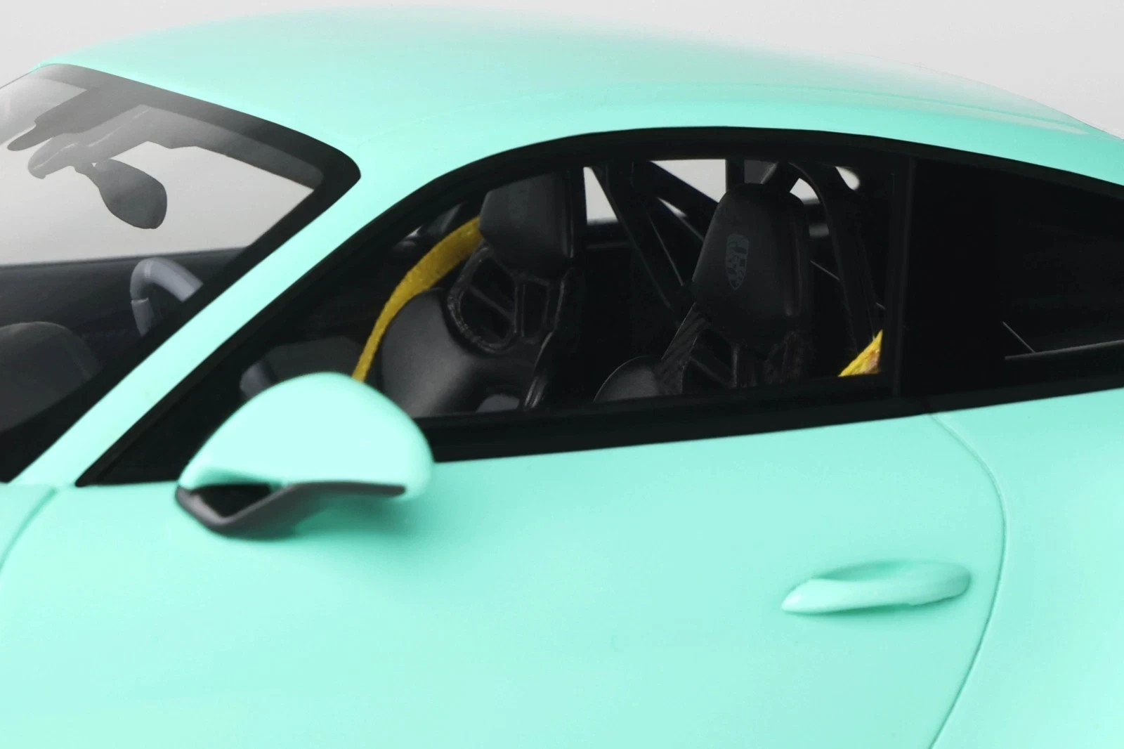 Porsche 911 GT3 2018 green 1:18 GT Spirit