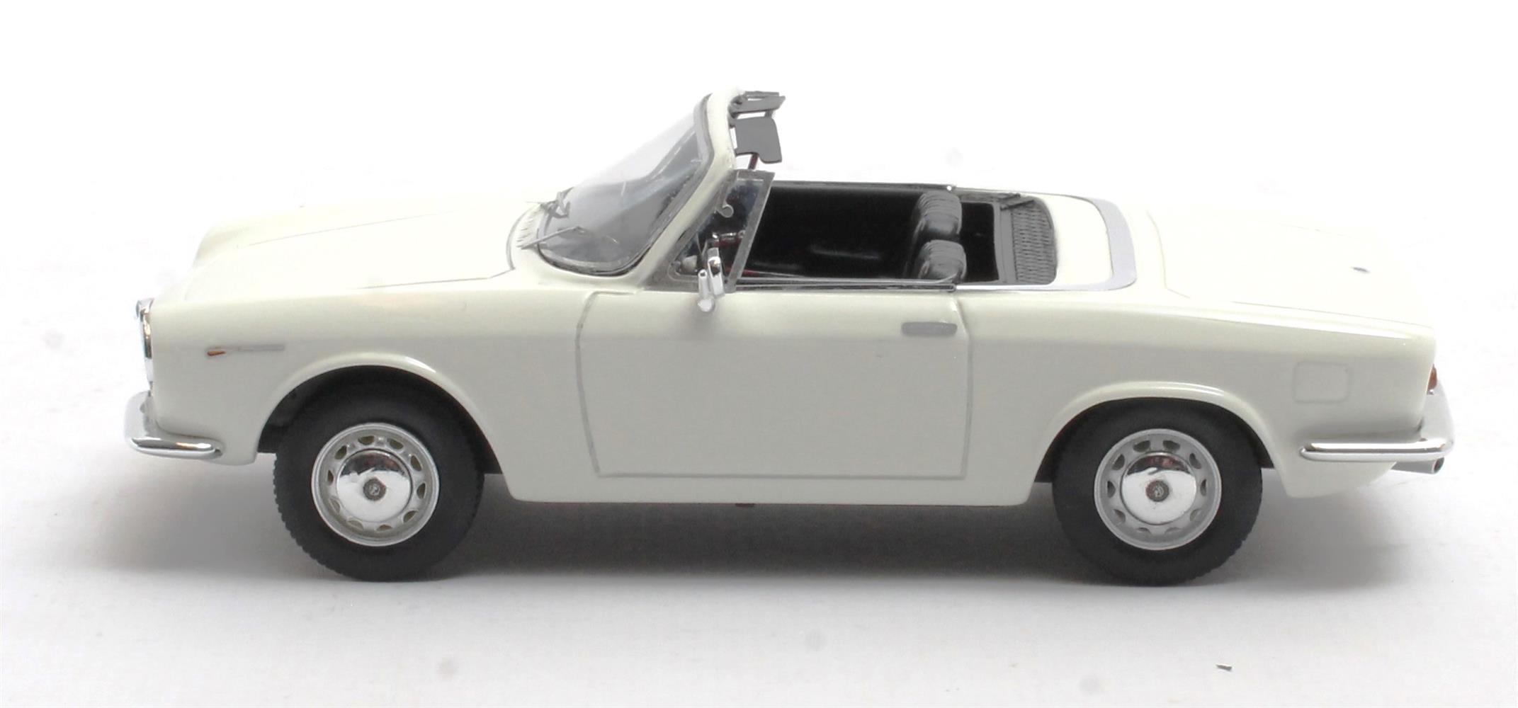 Alfa Romeo Giulia GT Cabriolet Spider Prototipo 1963 Wedding with 2 Figurines 1:43 Matrix Scale Models