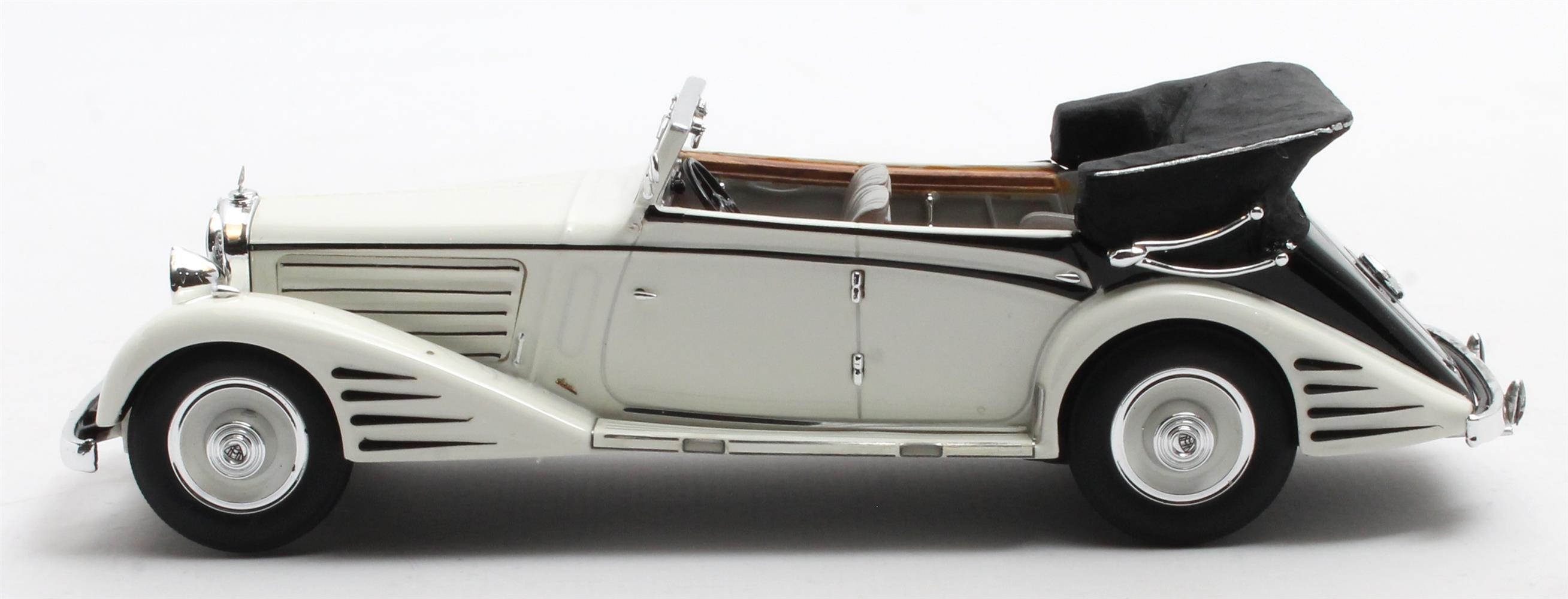 Maybach Zeppelin DS8 Cabriolet Open 1934 Wedding with 2 Figurines 1:43 Matrix Scale Models