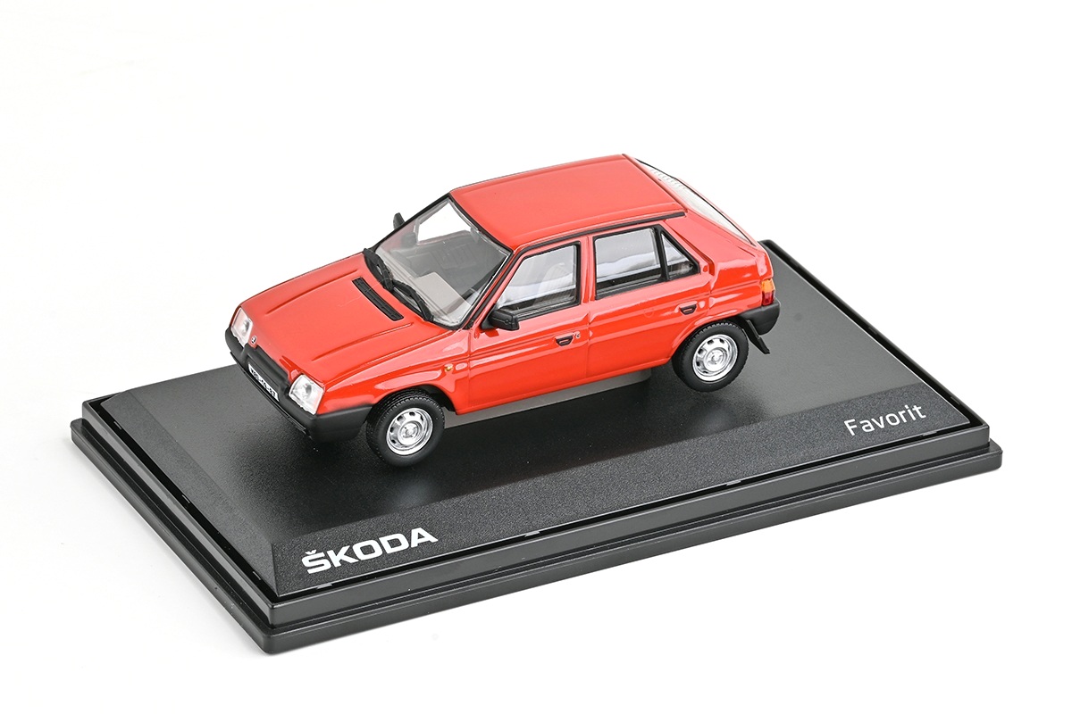 Škoda Favorit 136L 1988 červená korálová 1:43 Abrex