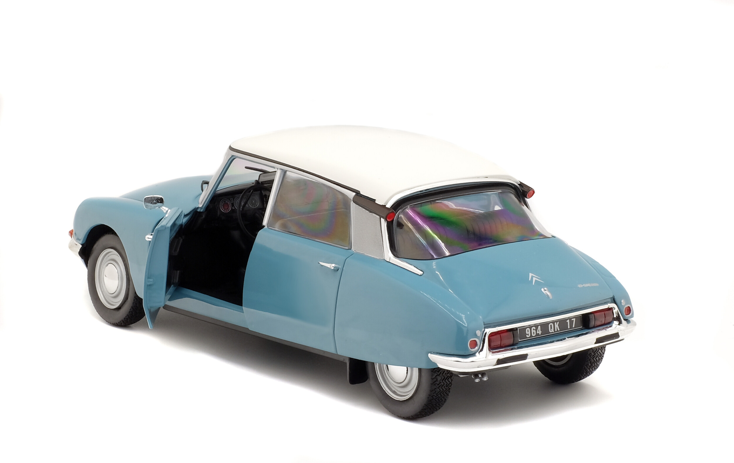 Citroen DS Special 1972 blue 1:18 Solido