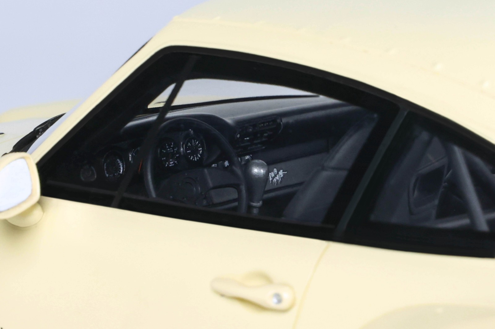 Porsche RWB Sandstorm 2023 beige 1:18 GT Spirit