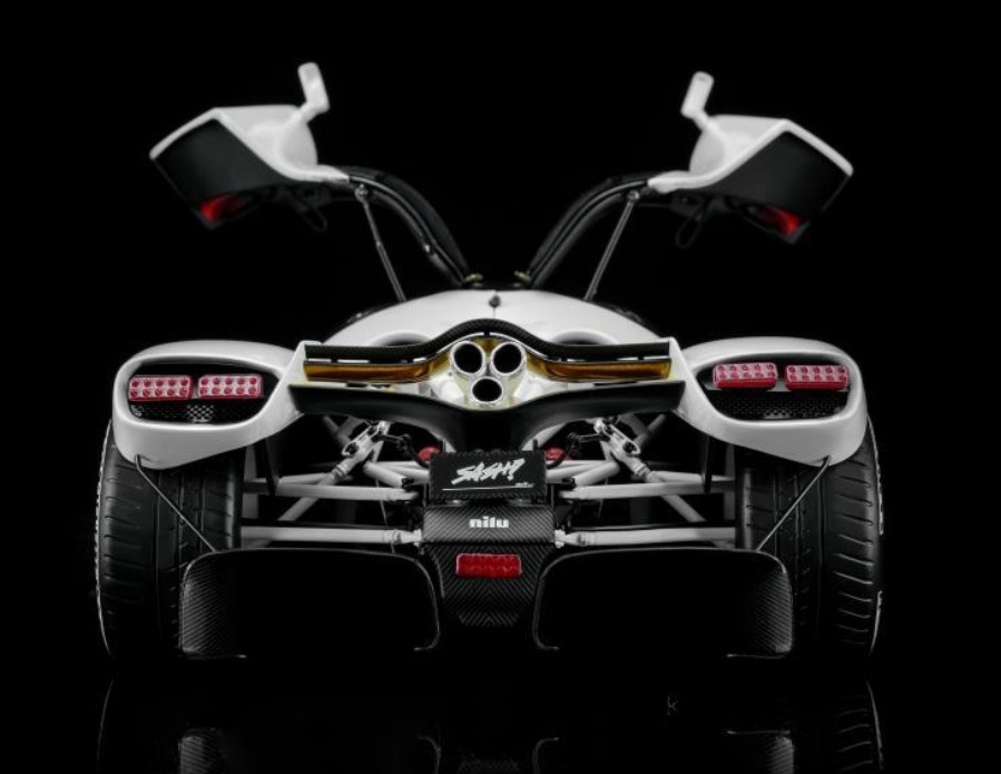 Nilu 27 V12 6.5L 1070hp 2024 white 1:18 Motorhelix