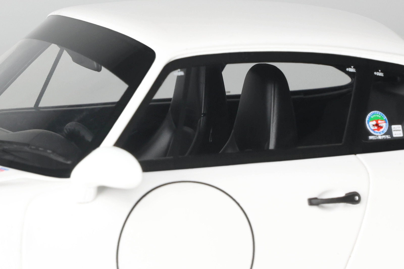 Porsche 911 964 Carrera Cup USA Edition 1992 white 1:18 GT Spirit