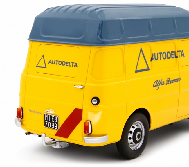 Alfa Romeo F12 High Roof Van Assistance *Autodelta* 1967 yellow 1:18 Laudoracing Model