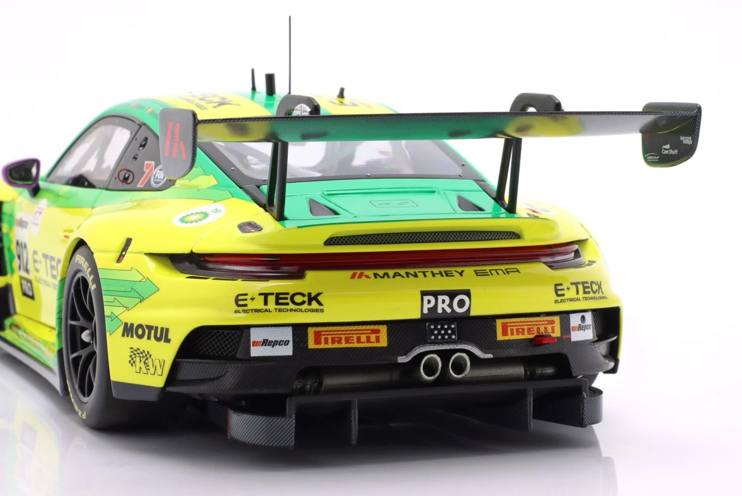 Porsche 911 GT3 R Manthey Grello #912 Güven/Vanthoor/Campbell Sieger 12H Bathurst 2024 1:18 Minichamps
