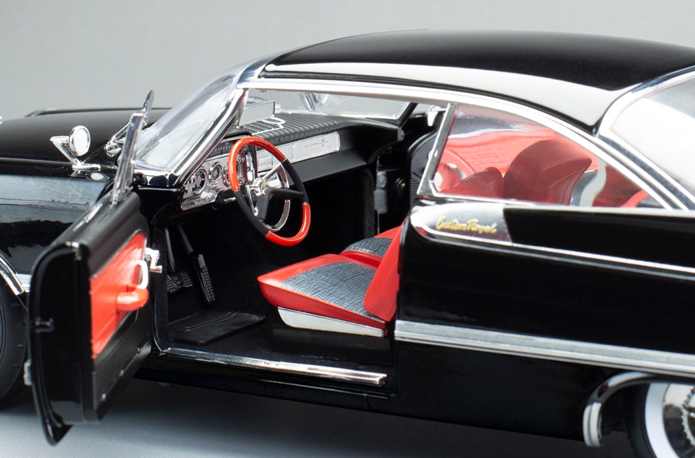 Dodge Custom Royal Lancer Hard Top 1959 jet black 1:18 Sun Star