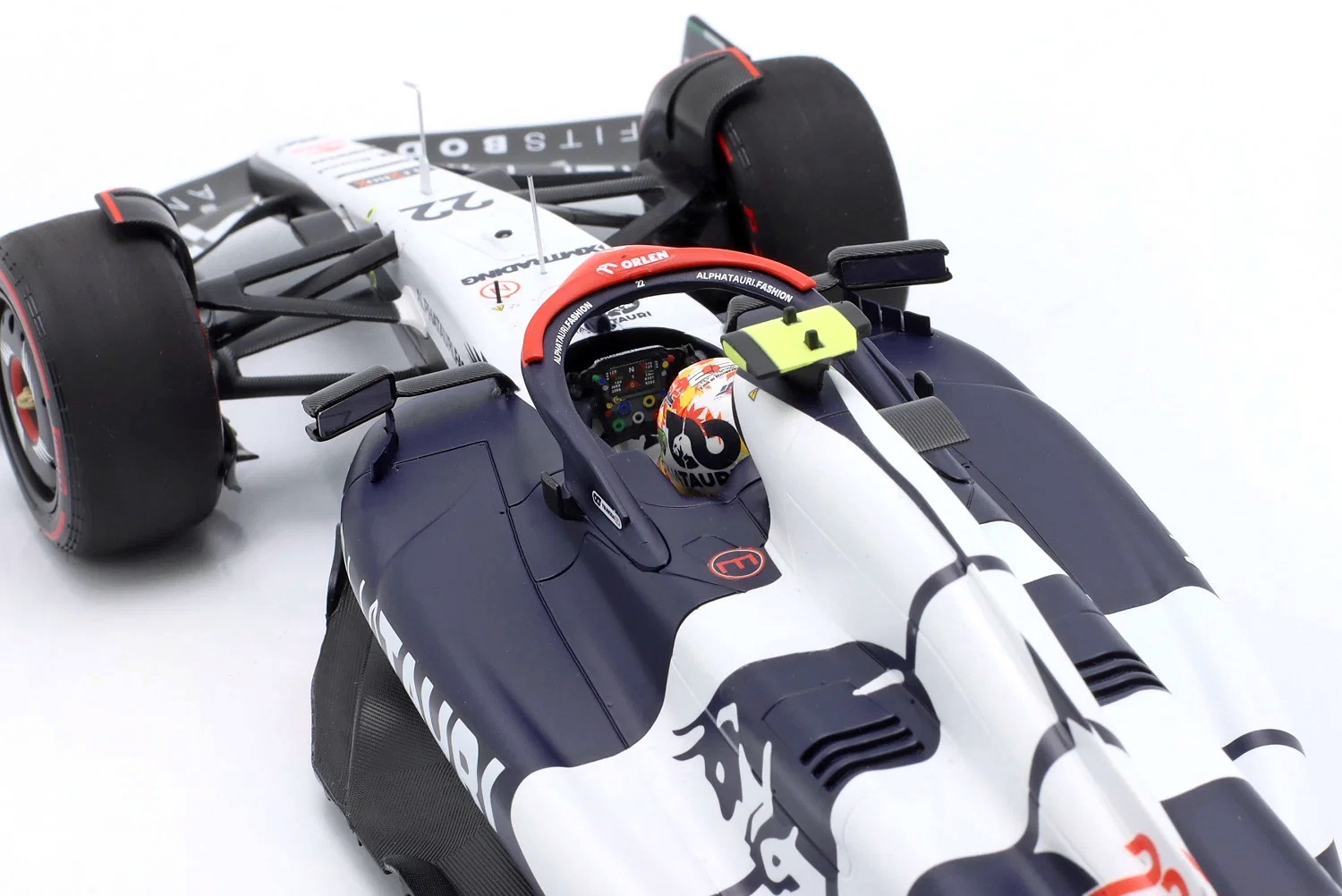 Scuderia Alphatauri AT04 Yuki Tsunoda 2023 1:18 Minichamps 