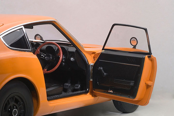 Nissan Fairlady Z432 1969 orange 1:18 AUTOart