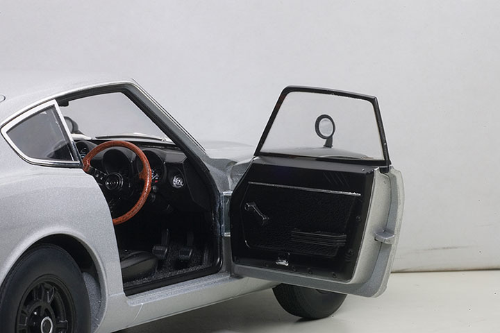 Nissan Fairlady Z432 1969 silver 1:18 AUTOart