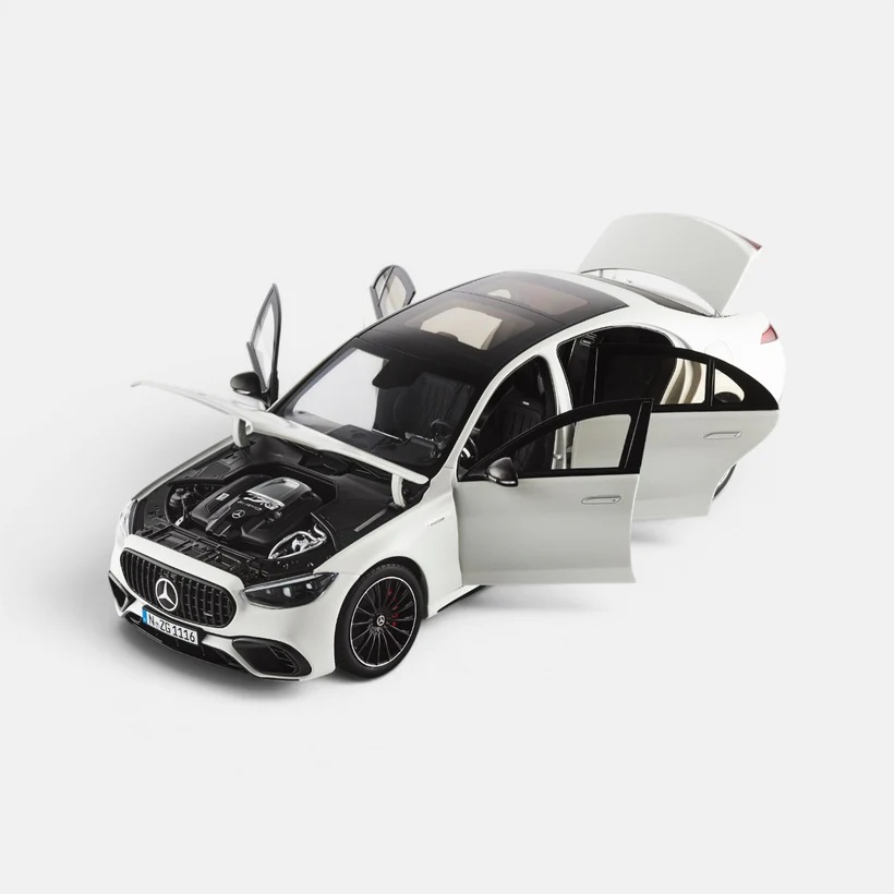 Mercedes-AMG S 63 E Performance opalith white 1:18 NZG