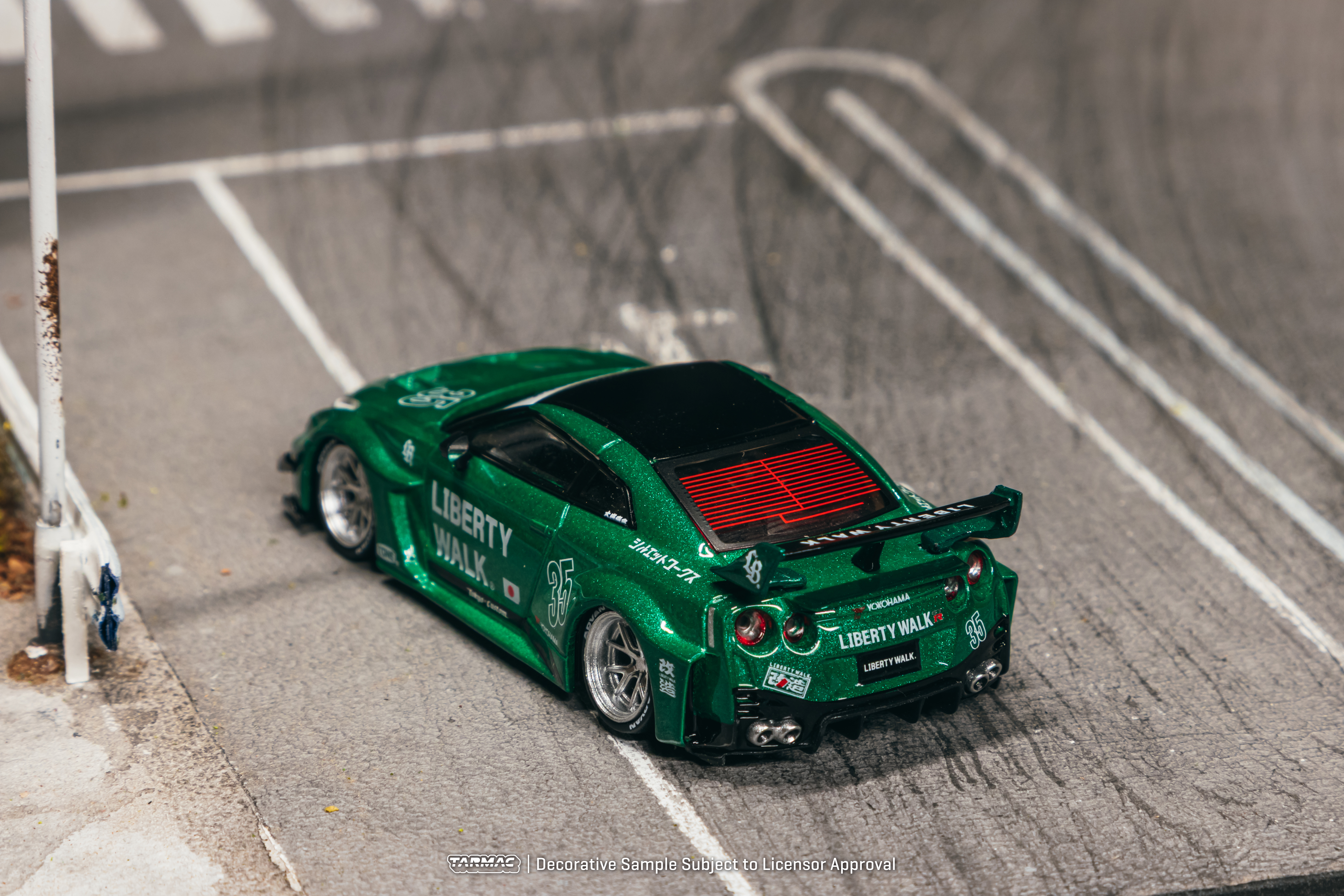 Nissan GT-R (R35) LB Super Silhouette 2026 emerald green 1:64 Tarmac