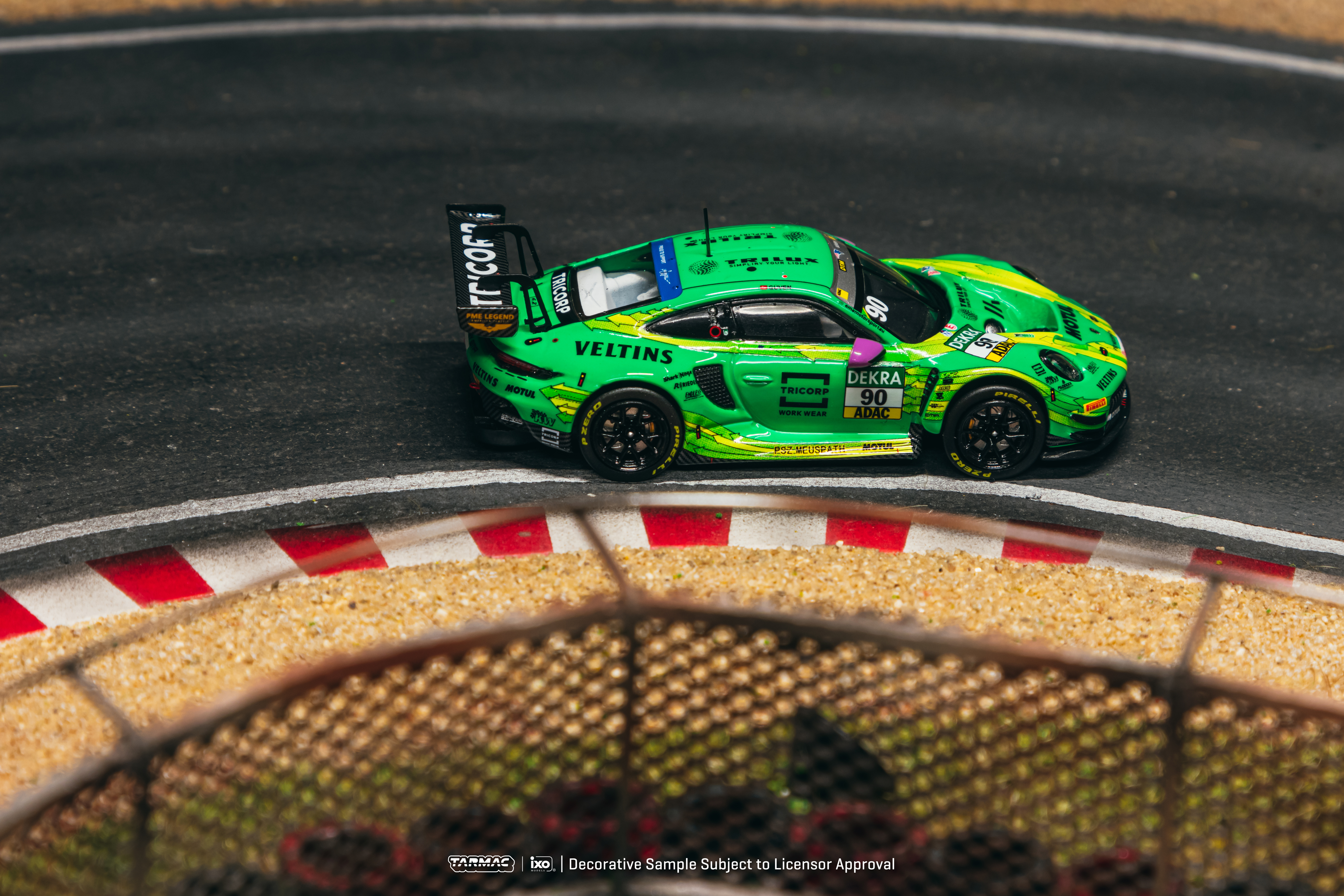 Porsche 911 (992) GT3 R #90 A.Güven DTM Champion 2025 1:64 Tarmac