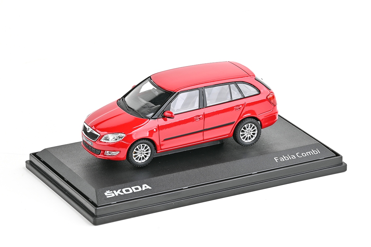 Škoda Fabia II FL Combi 2013 červená corrida 1:43 Abrex