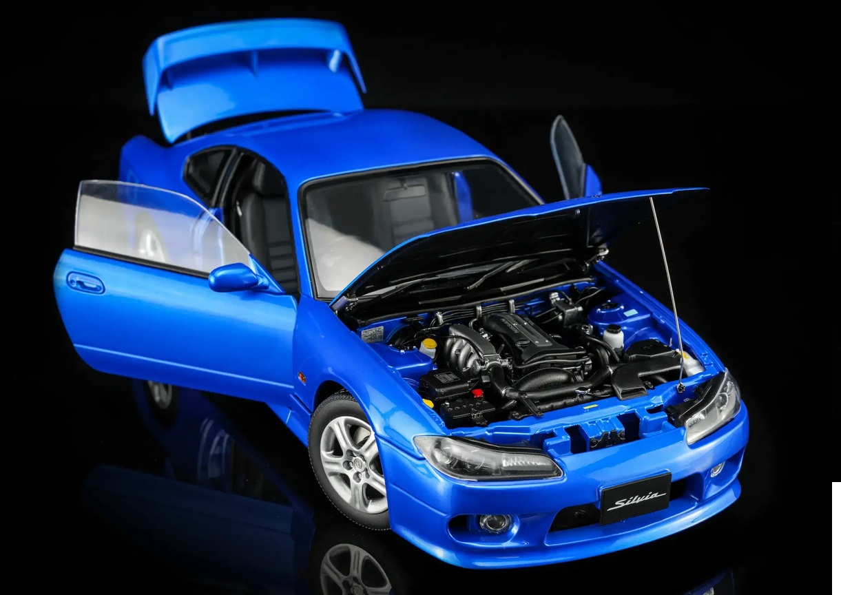 Nissan Silvia S15 Coupe Spec-R Aero 1999 brilliant blue 1:18 Motorhelix