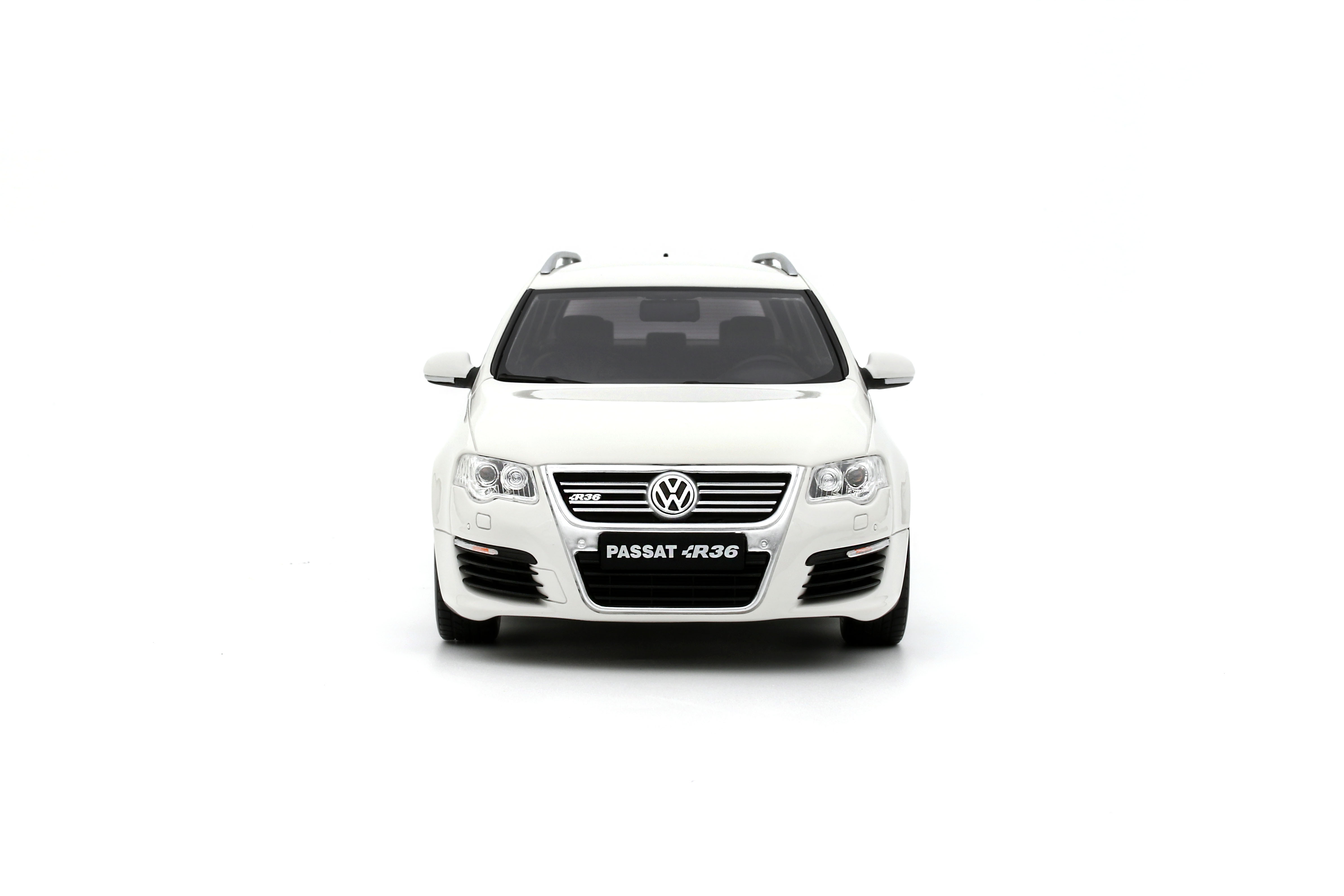 Volkswagen Passat B6 R36 Variant 2008 candy white 1:18 OttOmobile