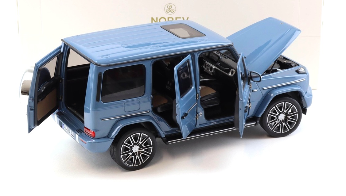 Mercedes-Benz G 2024 vintage blue 1:18 Norev