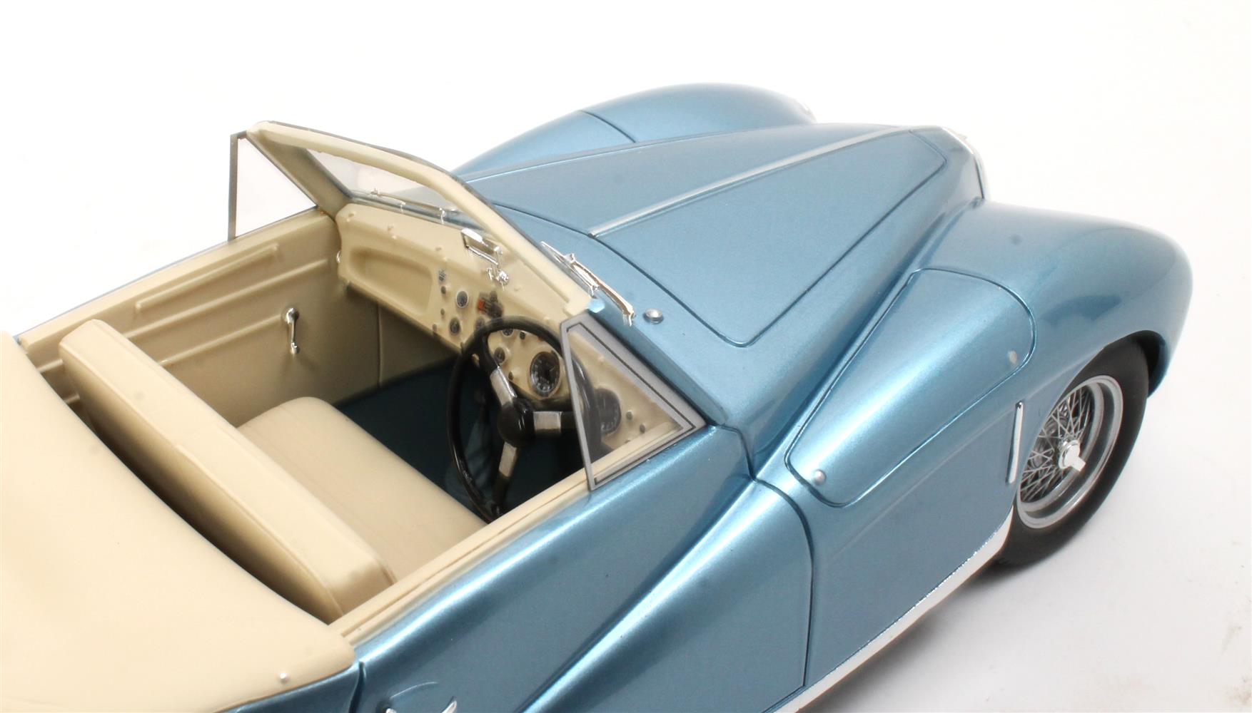 Aston Martin 2L Sports Spider Cabriolet Open 1949 light blue metallic 1:18 Cult Scale Models