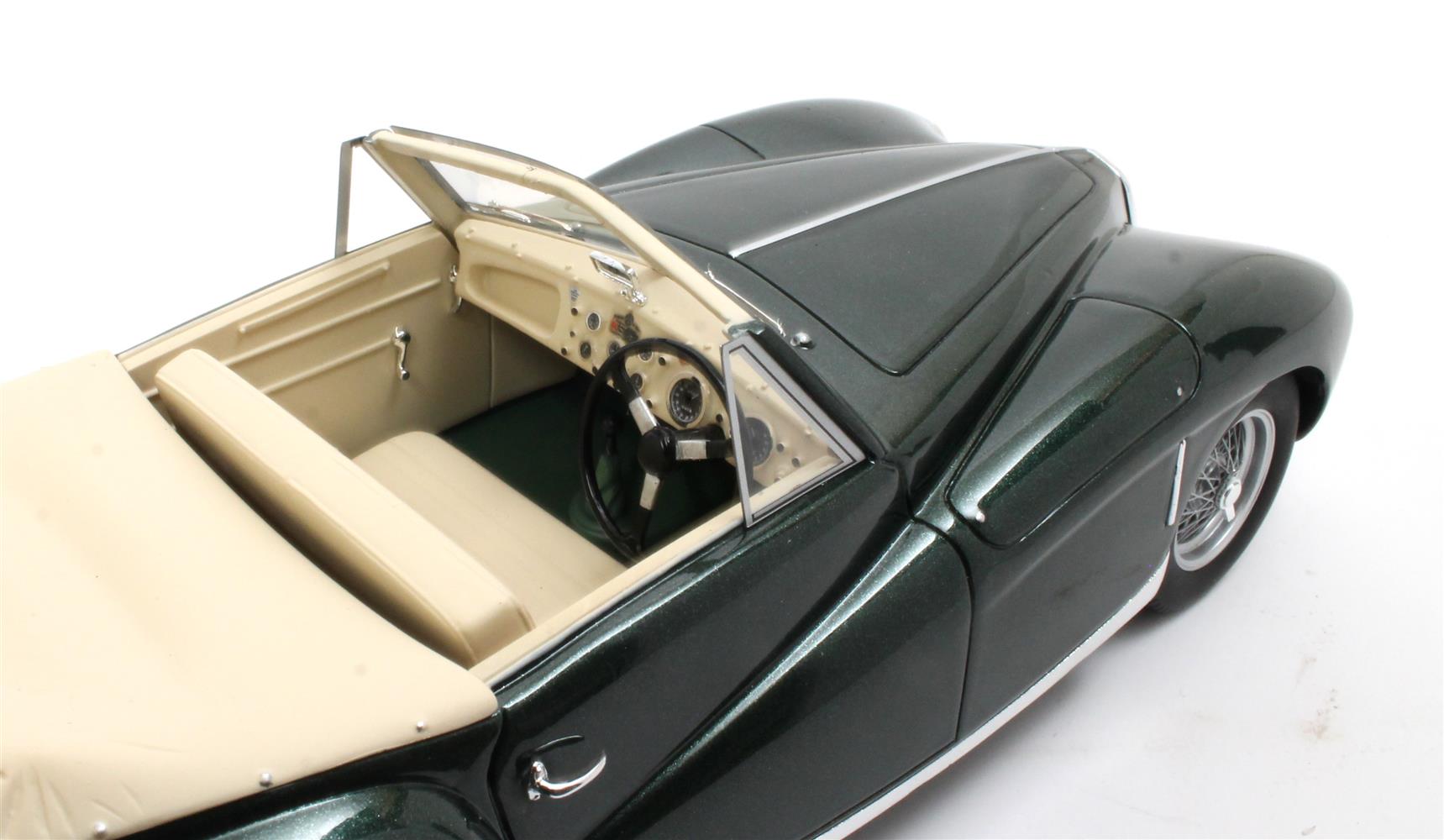 Aston Martin 2L Sports Spider Cabriolet Open 1949 green metallic 1:18 Cult Scale Models