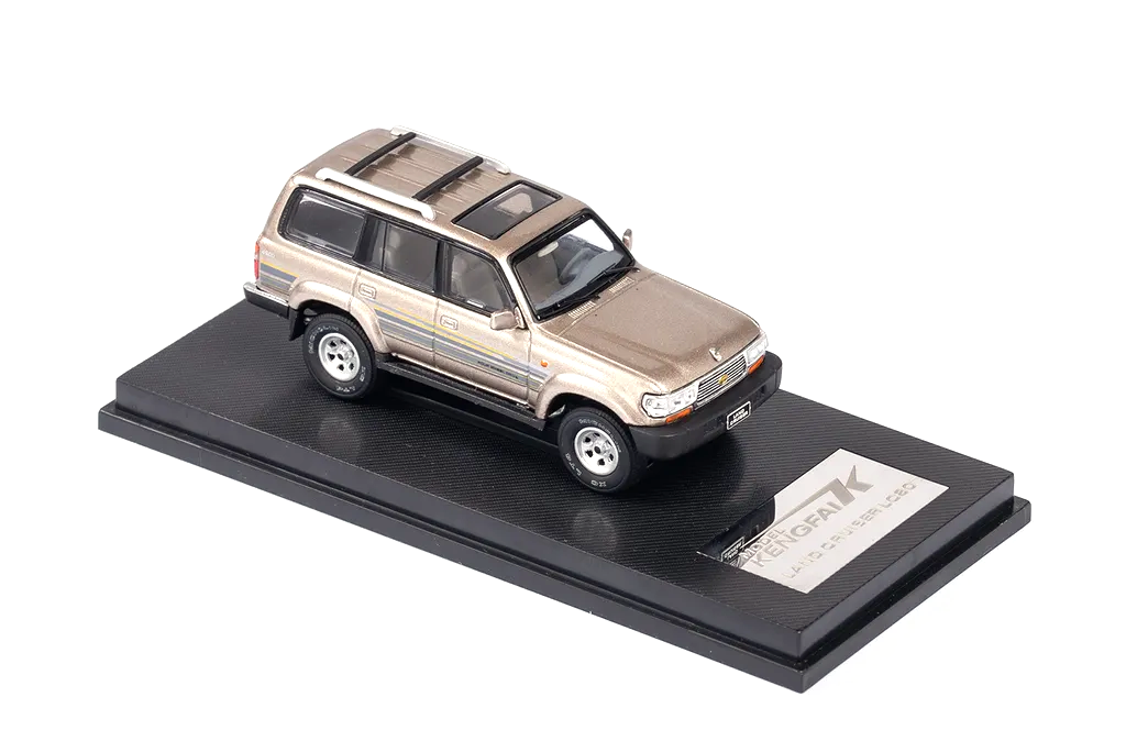 Toyota Land Cruiser LC80 pearl champagne gold general 1:64 KengFai