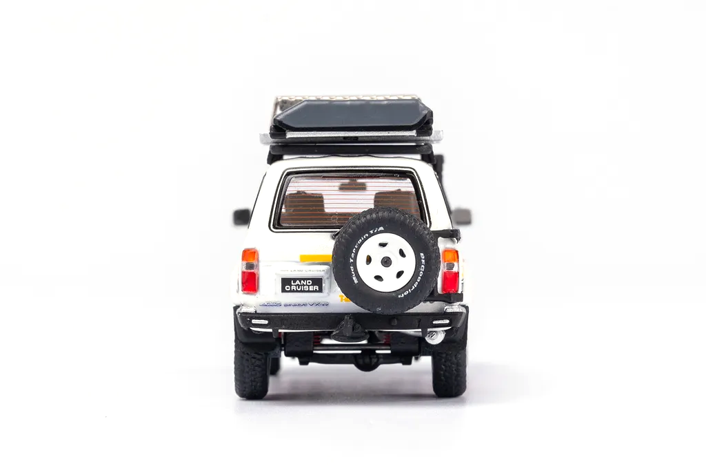 Toyota Land Cruiser LC80 pearl white refitted 1:64 KengFai