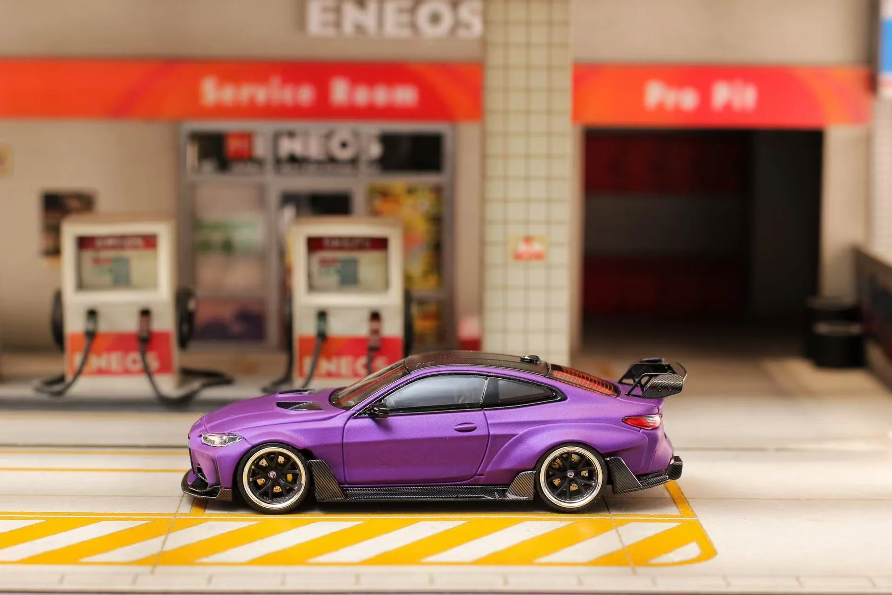 BMW M4 G82 matte purple 1:64 Street Weapon
