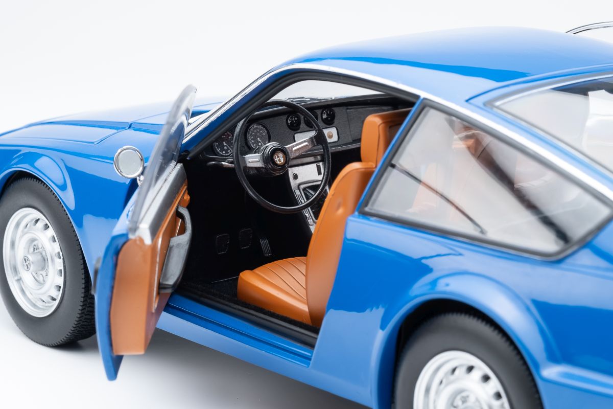 Alfa Romeo Junior Zagato 1969 blu medio 1:18 Norev