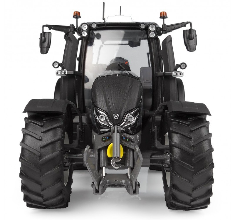 Valtra N175 Tractor 2022 black 1:32 Universal Hobbies