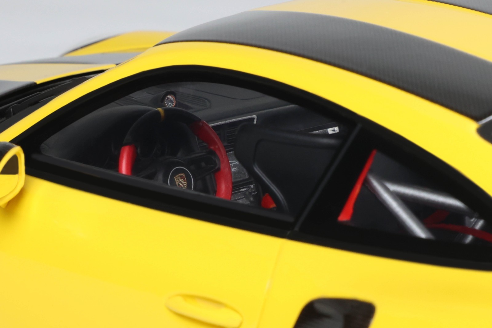 Porsche 911 GTS2 RS Nürburgring Lap Record 2017 yellow 1:18 GT Spirit