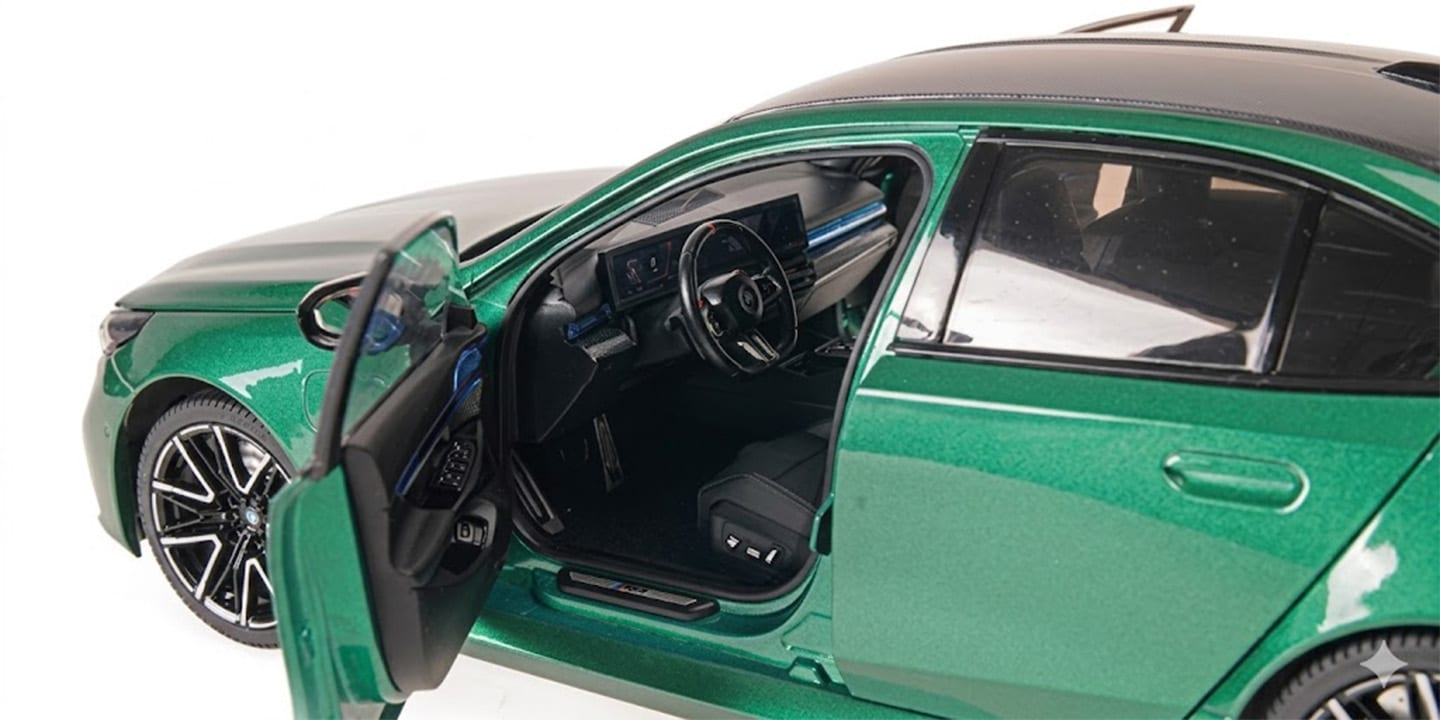 BMW M5 2024 green metallic 1:18 Minichamps