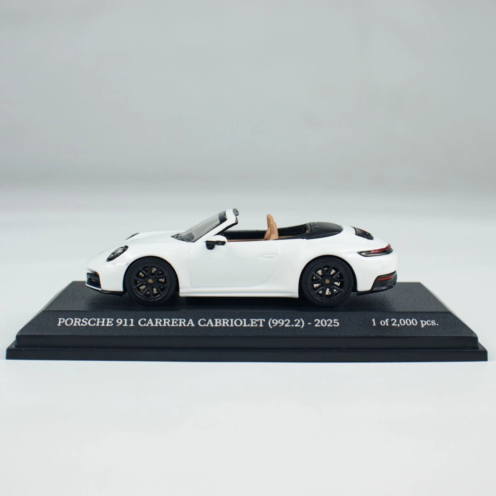 Porsche 911 (992.2) Carrera Cabriolet 2025 white 1:64 Minichamps