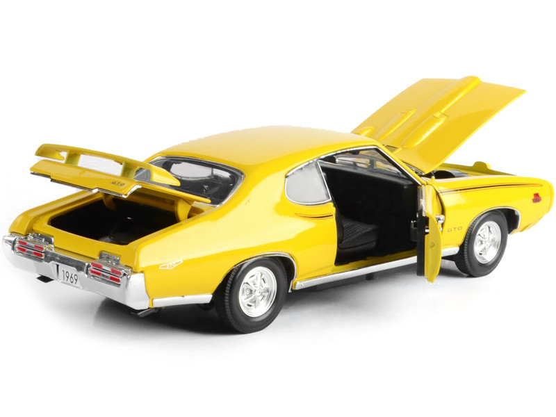 Pontiac GTO Judge Coupe 1969 yellow 1:18 Motor Max