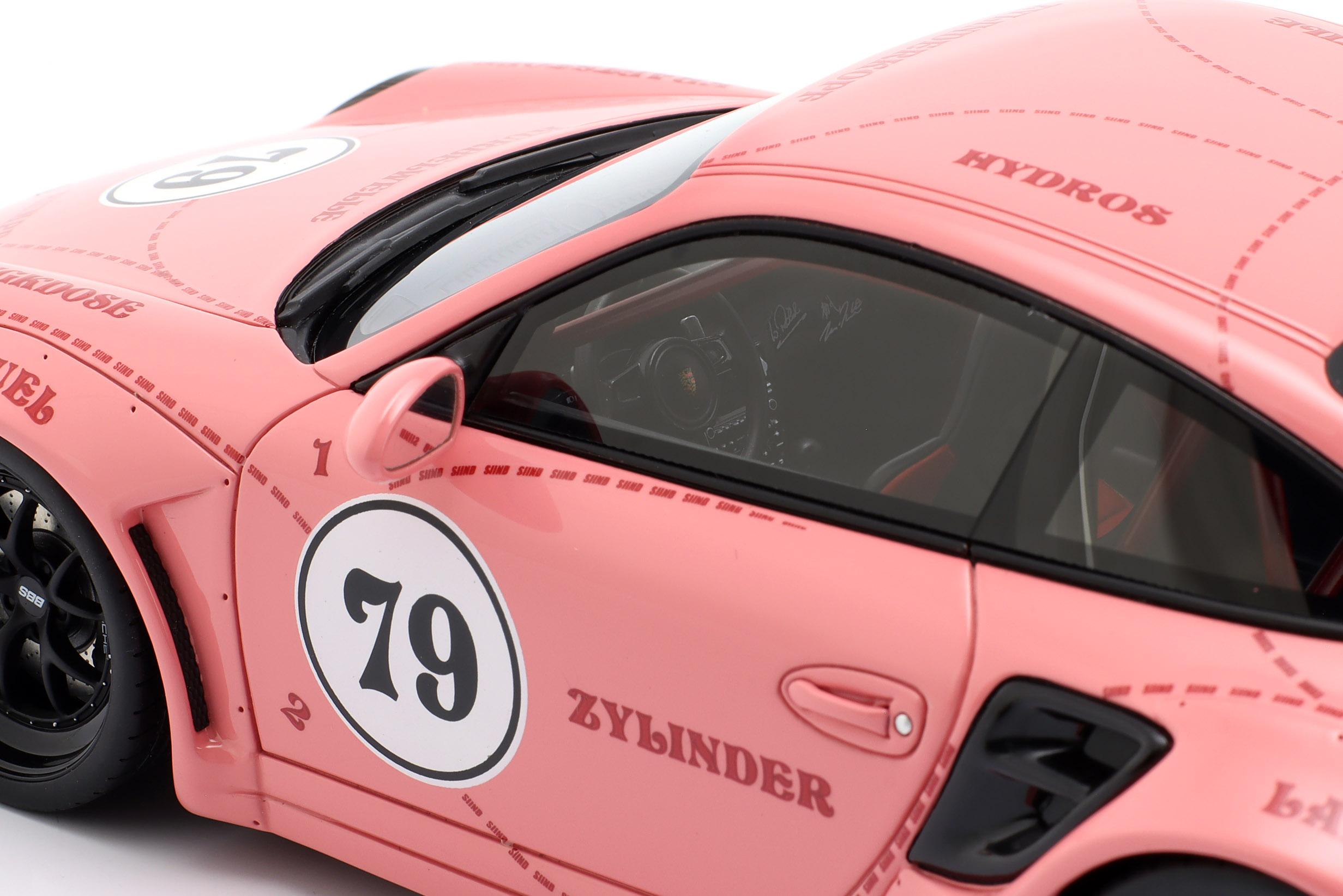 Porsche 911 (997) Turbo S LBWK Sidney Hoffmann "Die Sau" #79 pink 1:18 Werk83