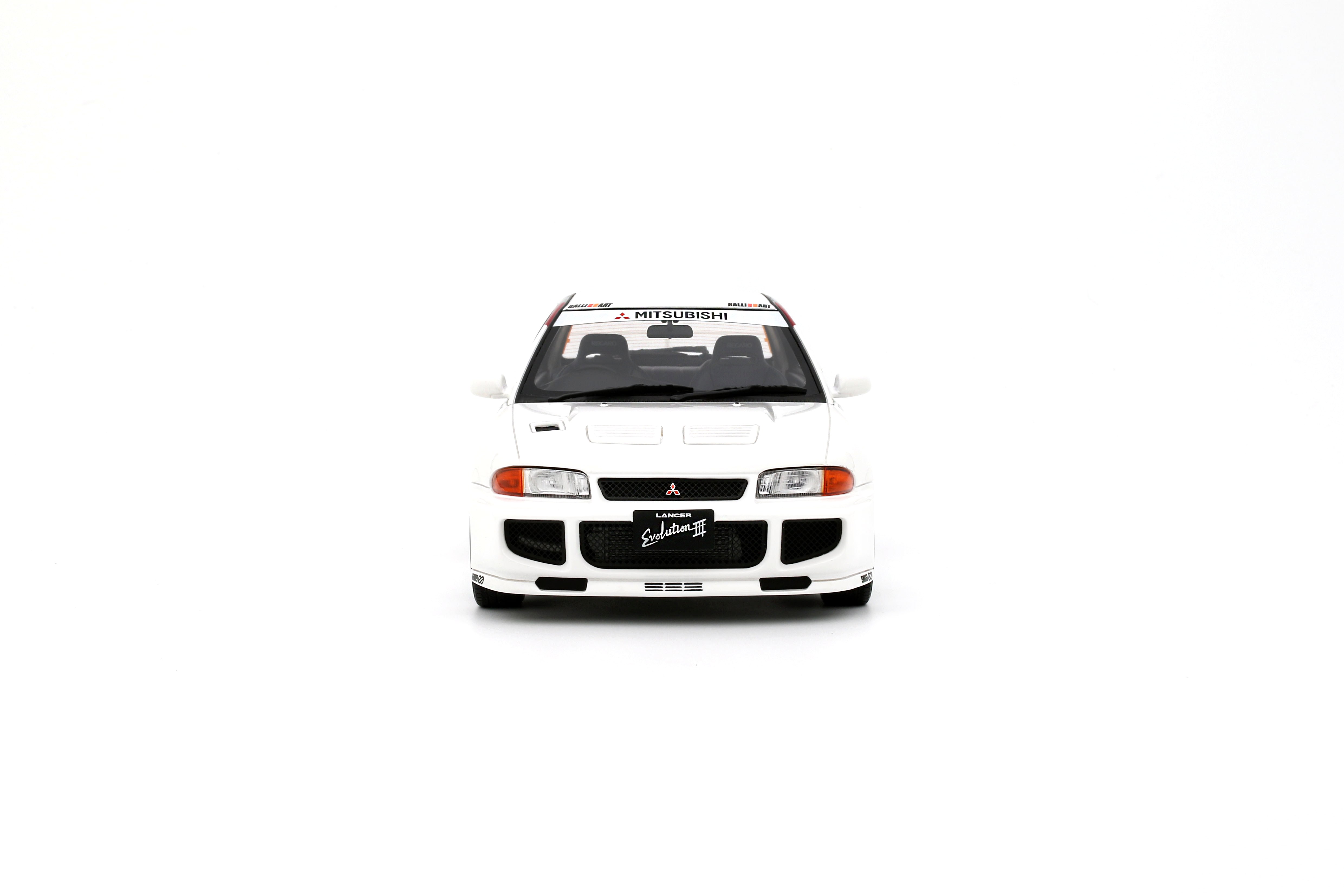 Mitsubishi Lancer Evolution III 1995 scotia white W83 1:18 OttOmobile