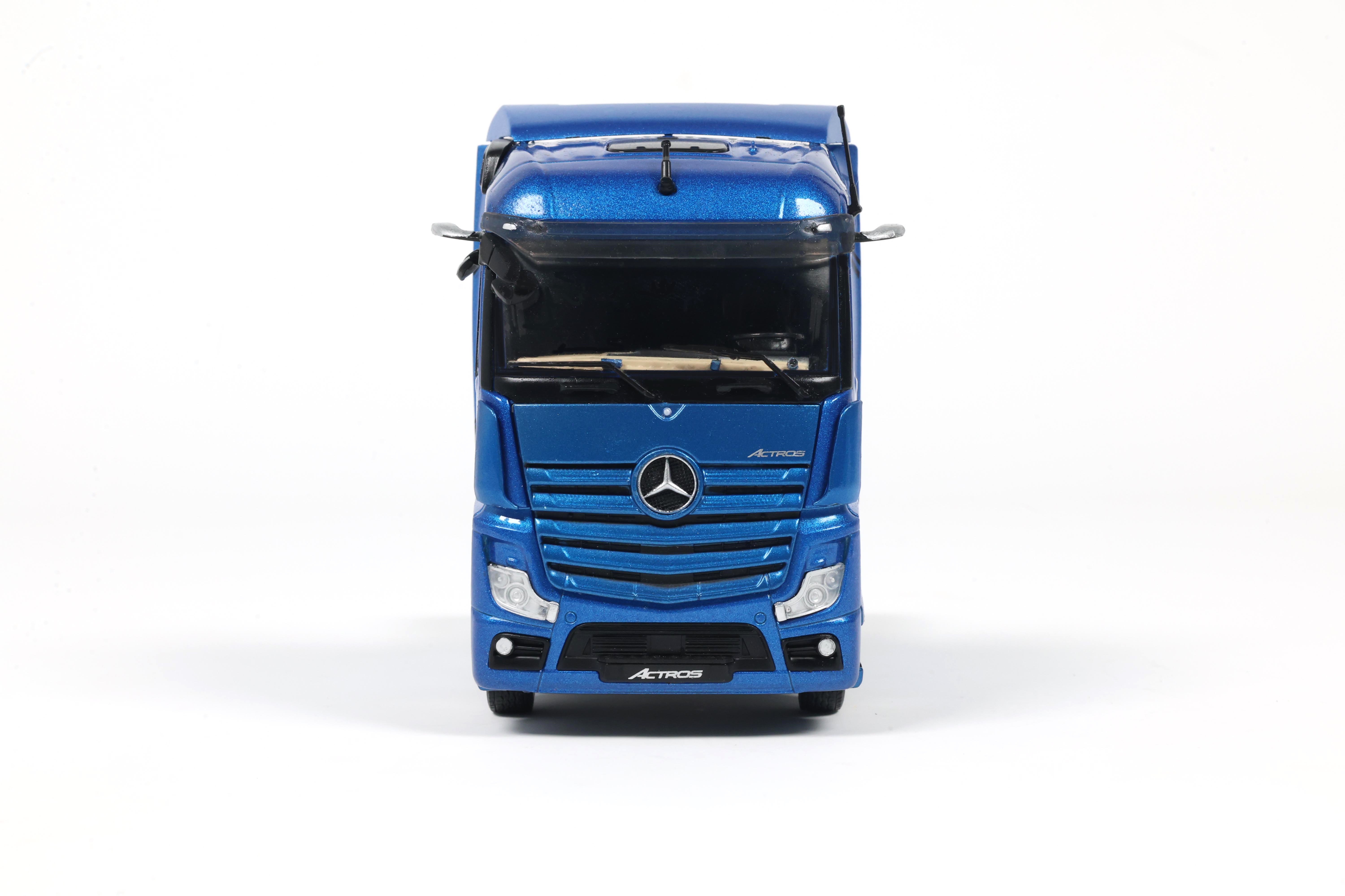 Mercedes-Benz Actros L 2024 blue 1:43 Solido