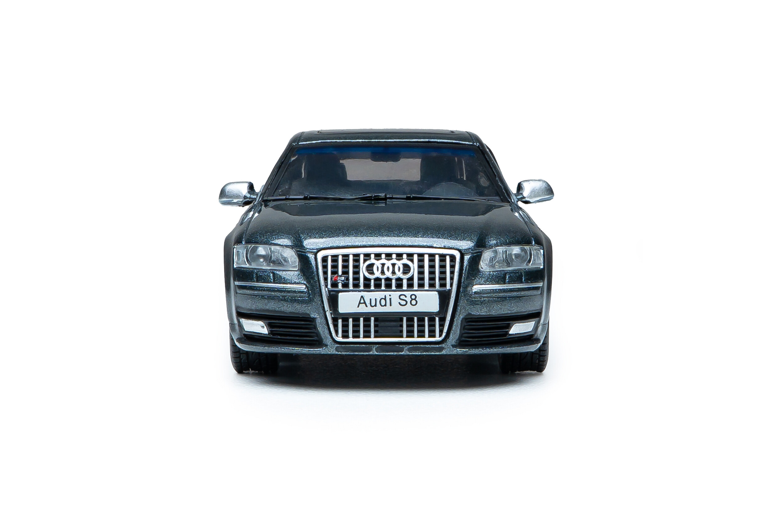 Audi S8 (D3) 2010 Daytona grey 1:43 Solido