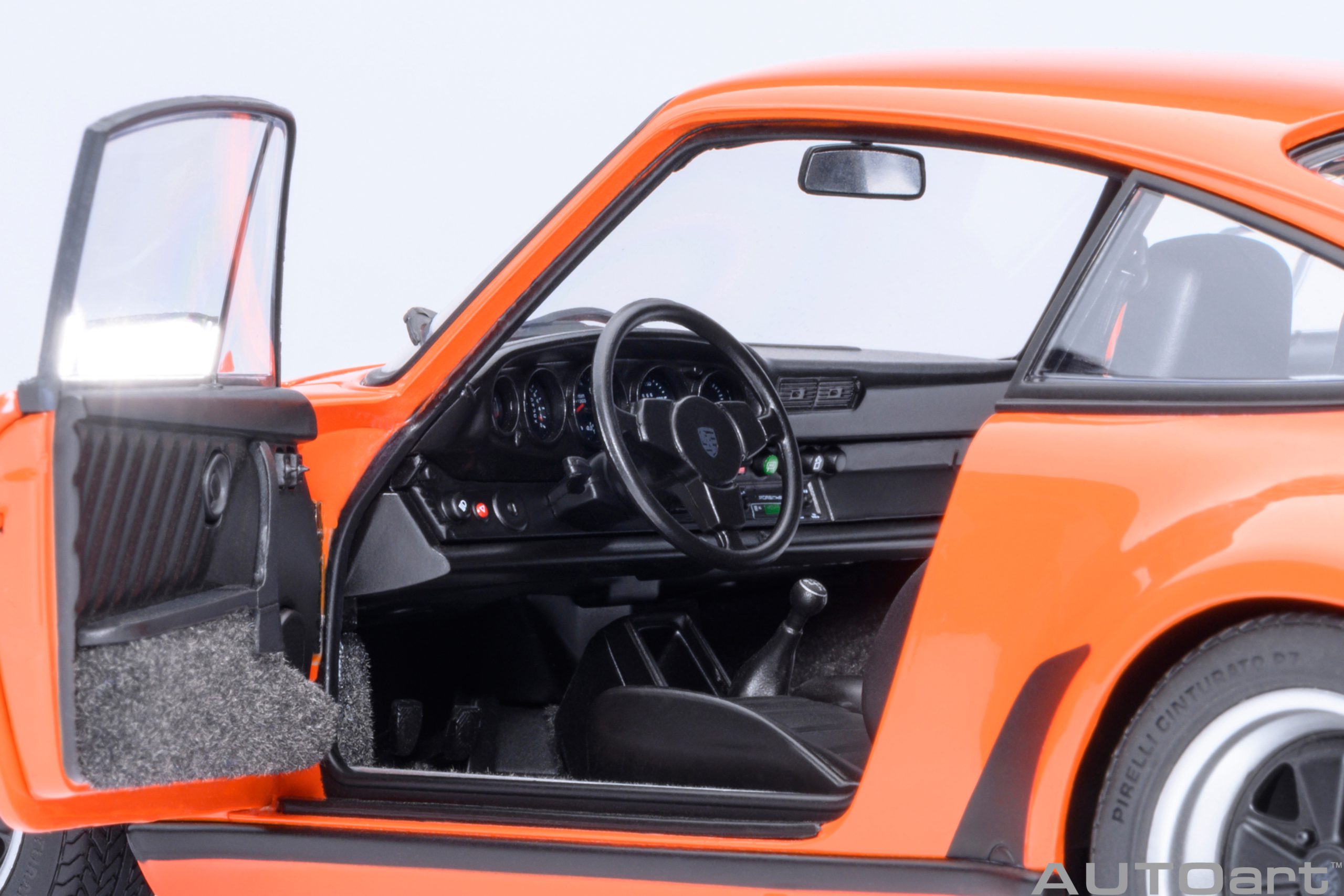 Porsche 911 930 Turbo 3.0 continental orange 1:18 AUTOart